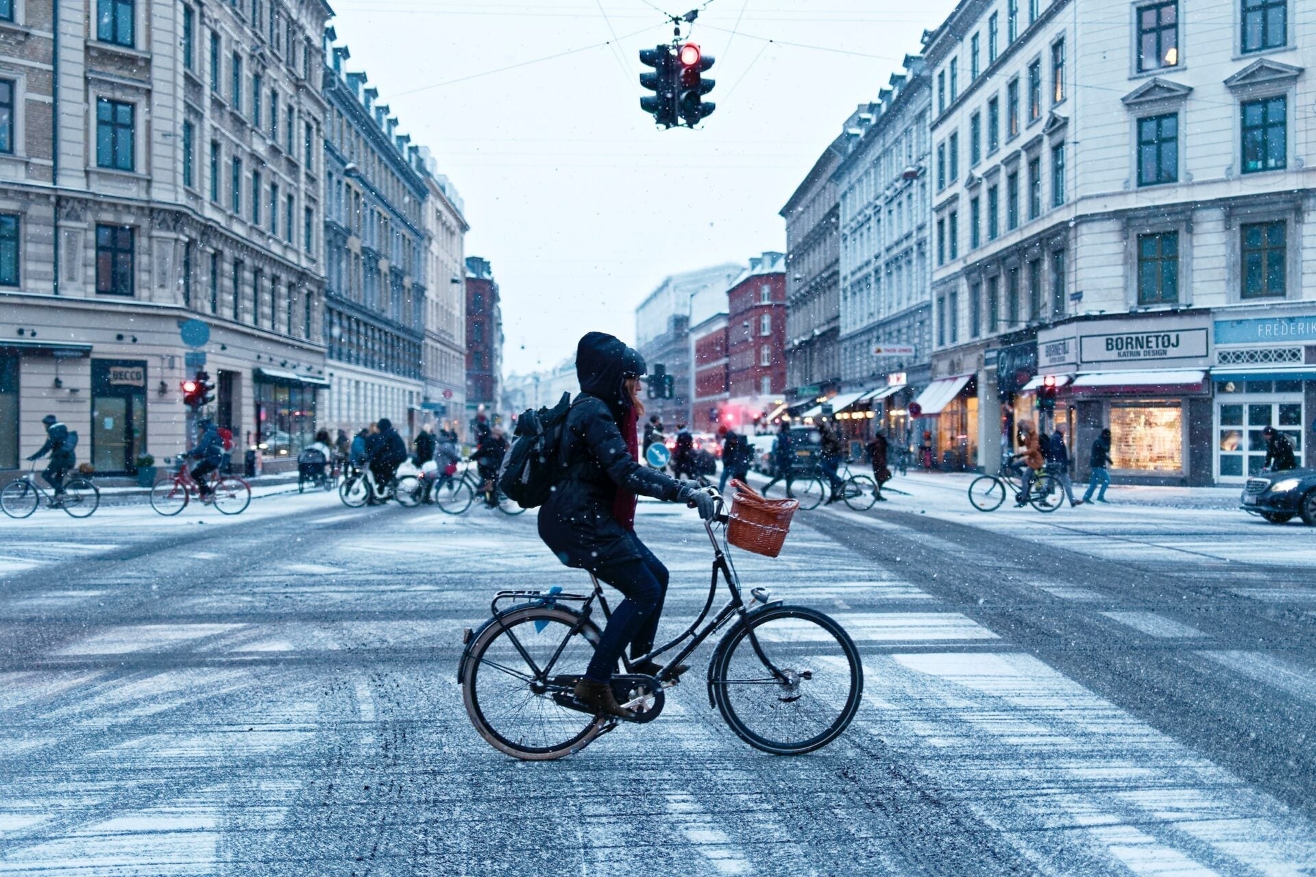 Winter cycling: must-have clothes for the urban riders