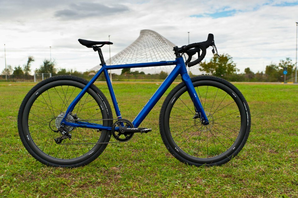 NOKOVULCANO: la e-gravel da 14 kg con motore FSA HM 1.0 nel mozzo