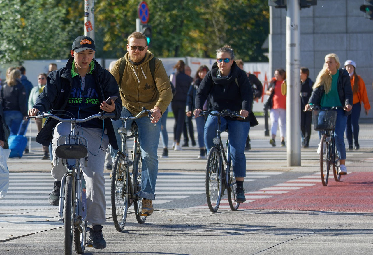 Rain, Cold, and Wind: How to Tackle Year-Round E-Bike Commuting